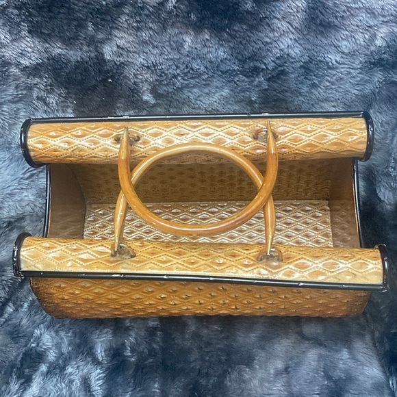 Unique Metal Magazine/ Blanket Holder - Picture 5 of 16